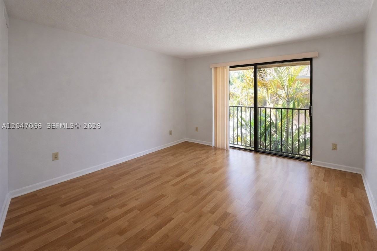 5821 Washington St #32 - Photo 4 of 14