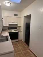 featured image of 926 W Wedwick St #1