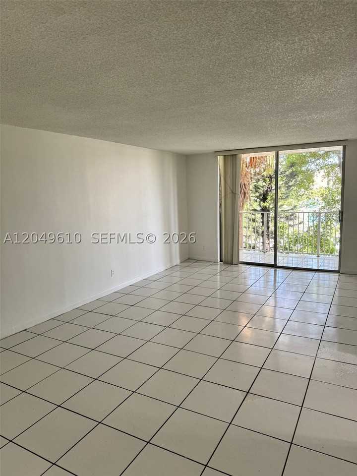 8511 Nw 8th St #303 - Photo 3 of 11