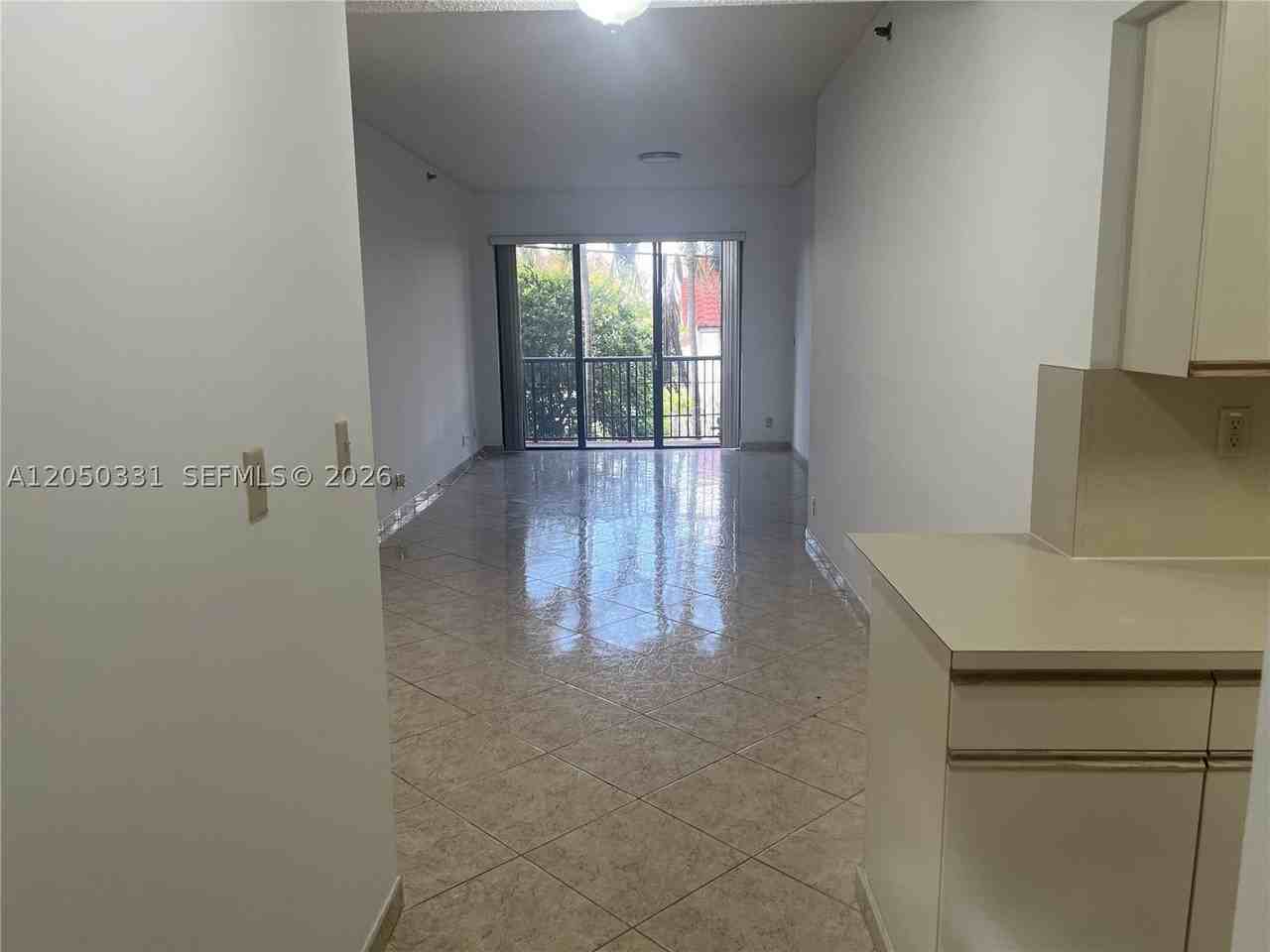 8816 Collins Ave #105 - Photo 3 of 30