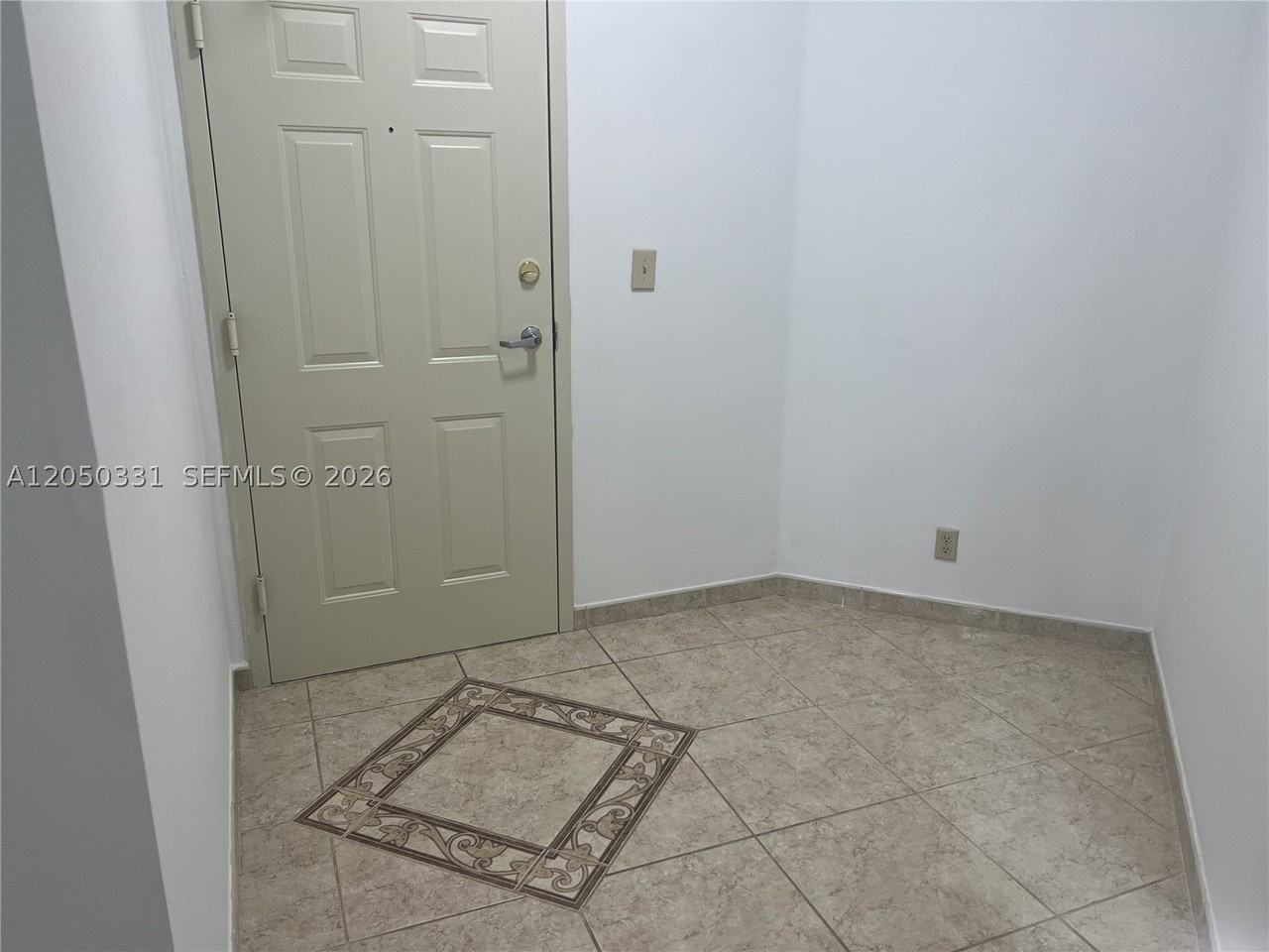8816 Collins Ave #105 - Photo 4 of 30