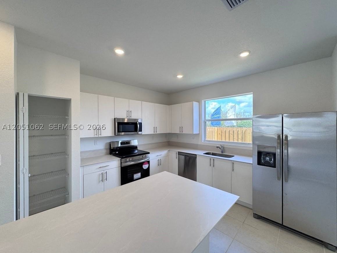 1182 Se Palm Ter - Photo 5 of 21