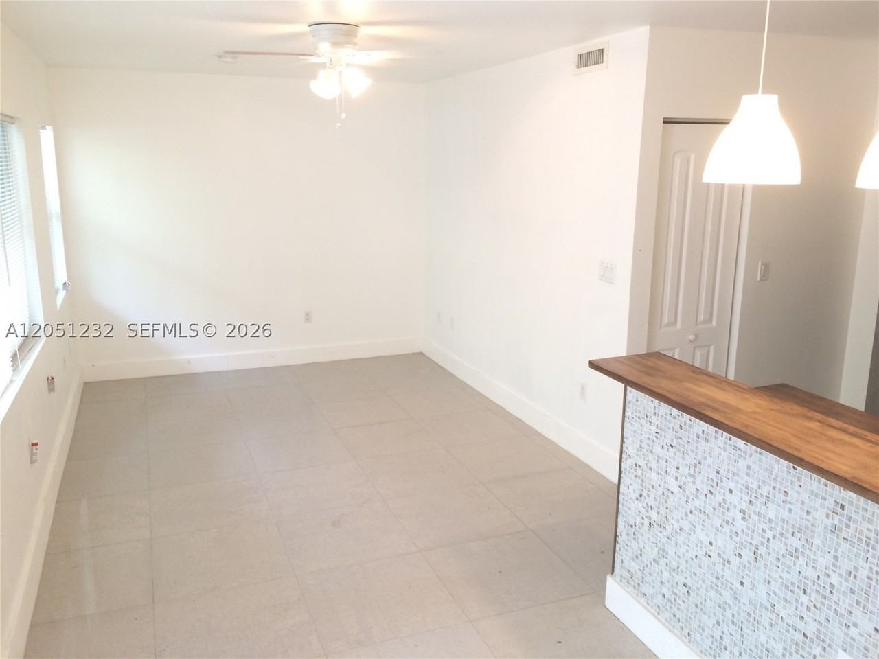 7025 Rue Granville #1 - Photo 5 of 21
