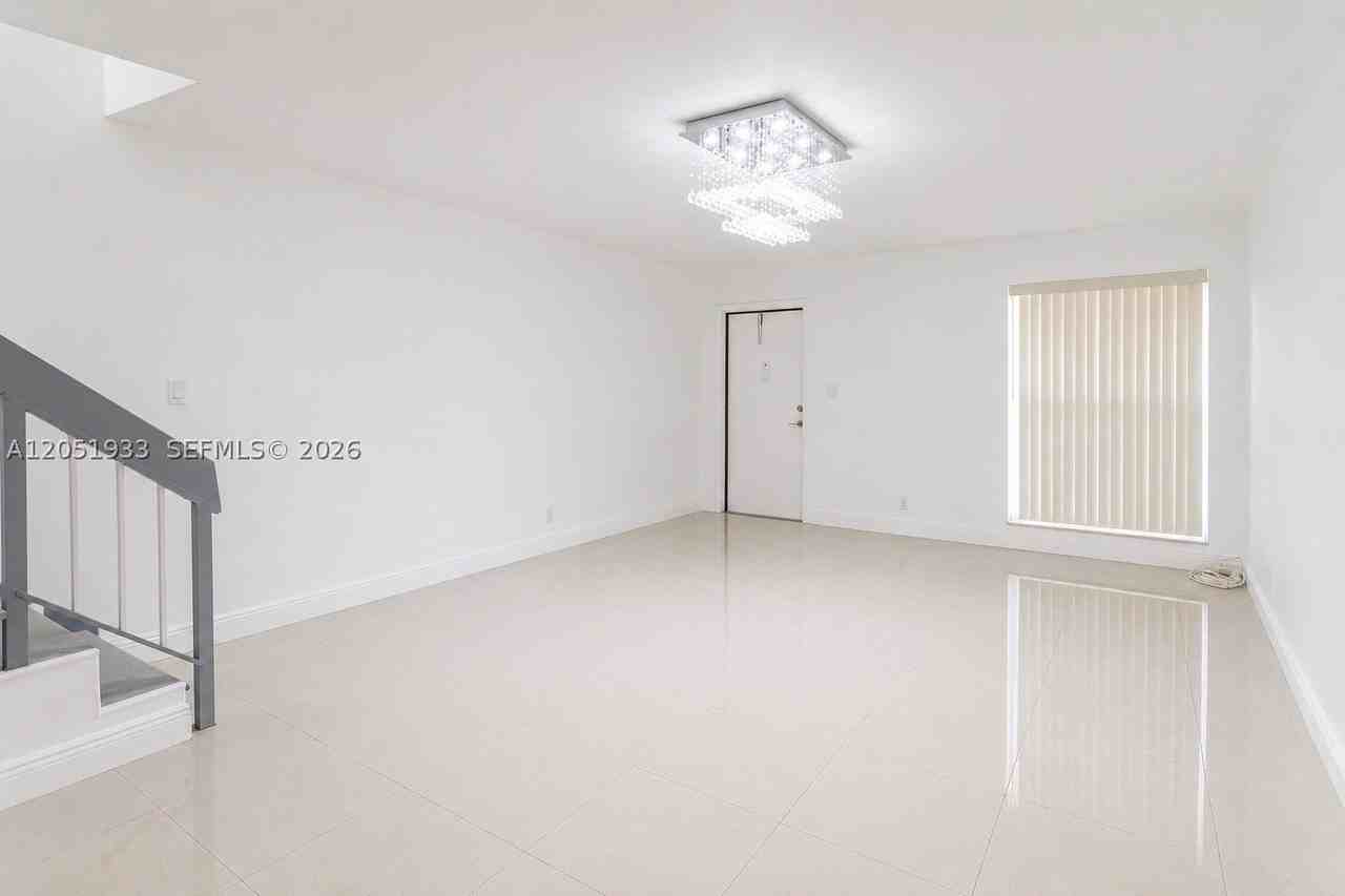 5215 Sw 40th Ave #48 - Photo 4 of 21