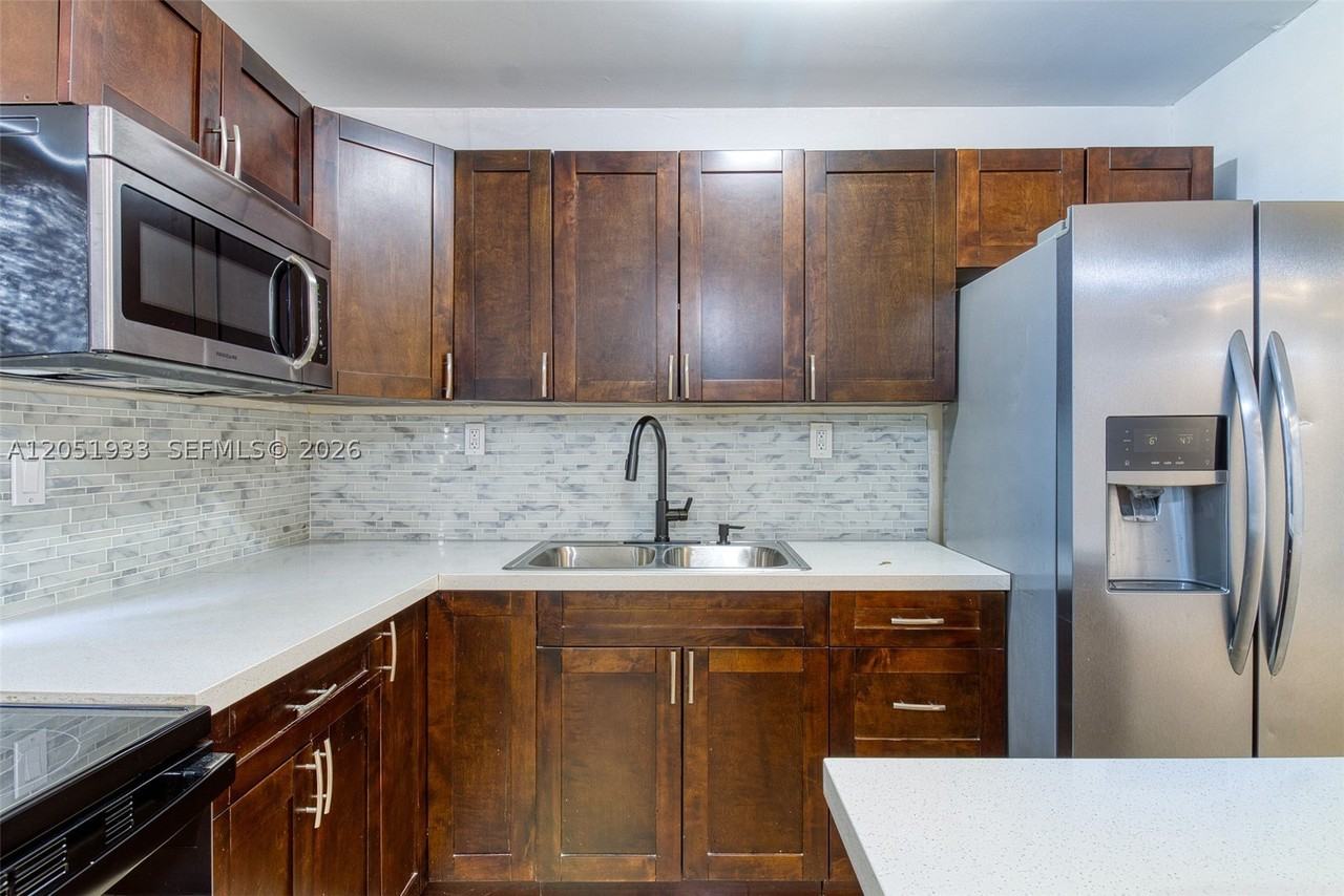 5215 Sw 40th Ave #48 - Photo 6 of 21