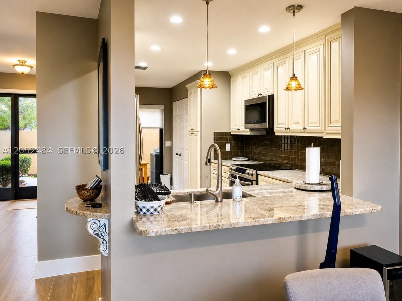 437 Prestwick Ln - Photo 2 of 35