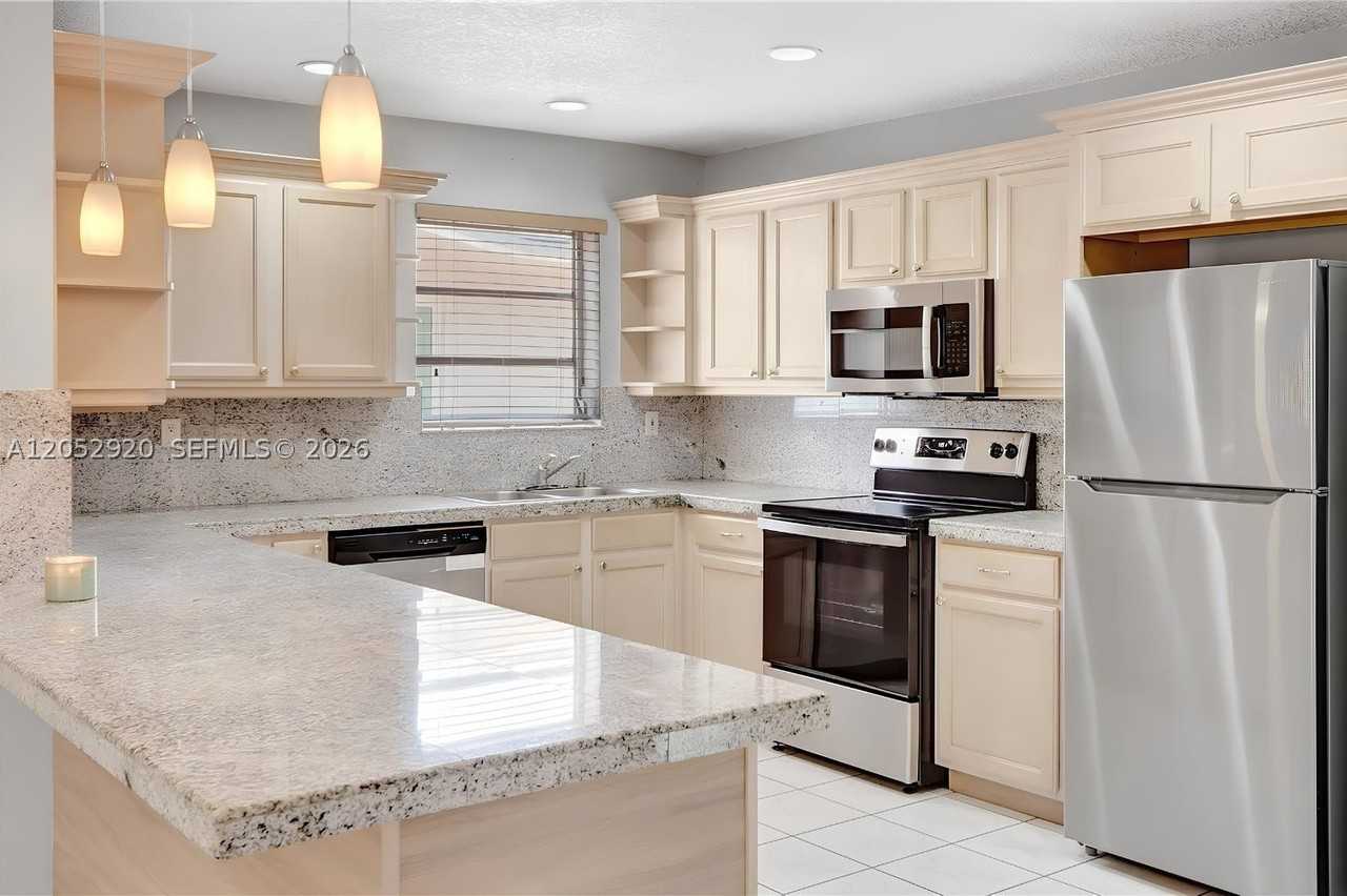 2476 Sw 17th St #REAR - Photo 6 of 16