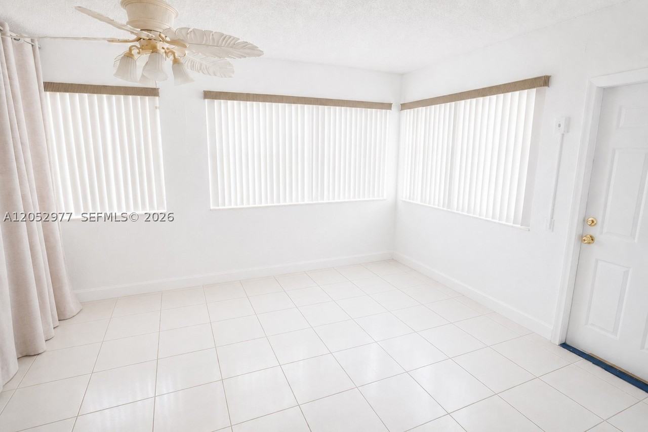 765 W 23rd St #1 - Photo 4 of 9