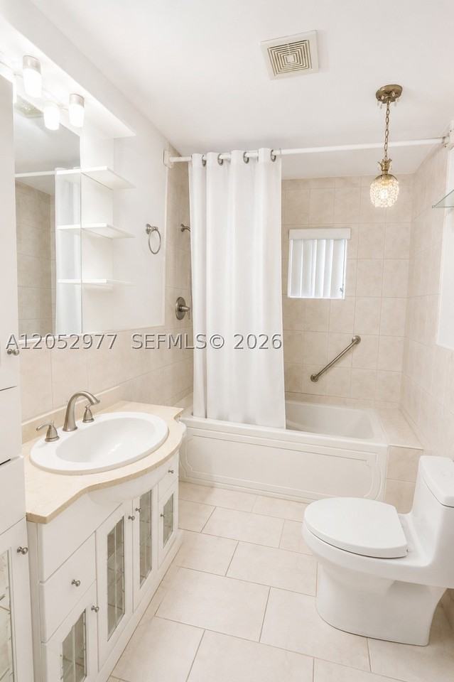 765 W 23rd St #1 - Photo 5 of 9