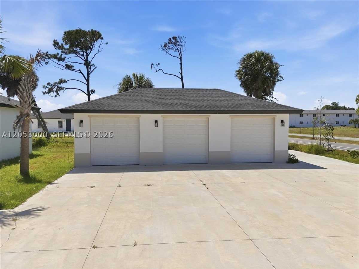 195 Rotonda Cir #C - Photo 6 of 25