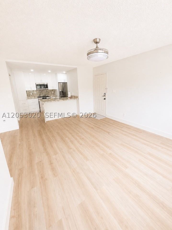 530 S Park Rd #24-11 - Photo 6 of 31