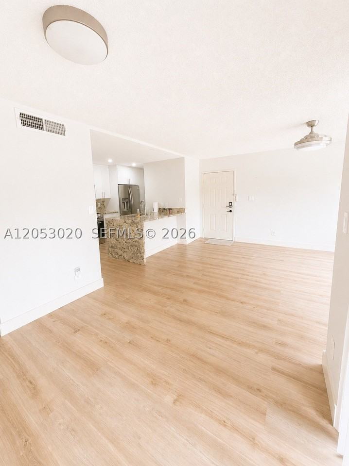 530 S Park Rd #24-11 - Photo 7 of 31