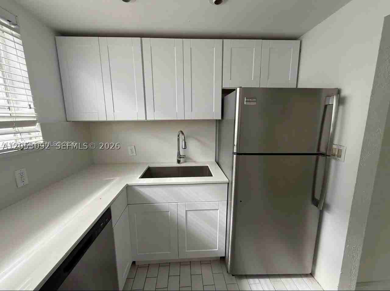 1211 Pennsylvania Ave #E2 - Photo 3 of 7