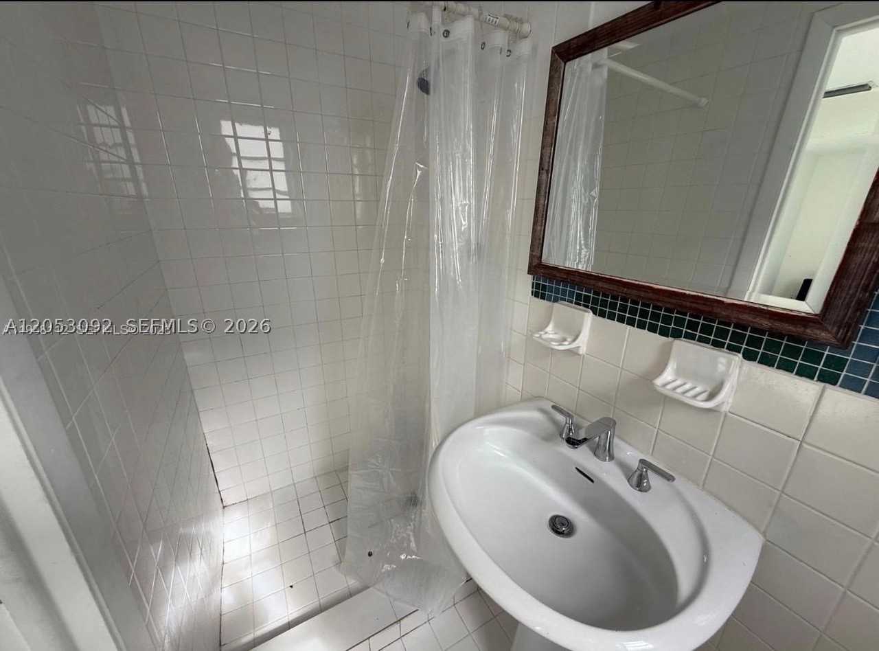 1211 Pennsylvania Ave #E2 - Photo 7 of 7