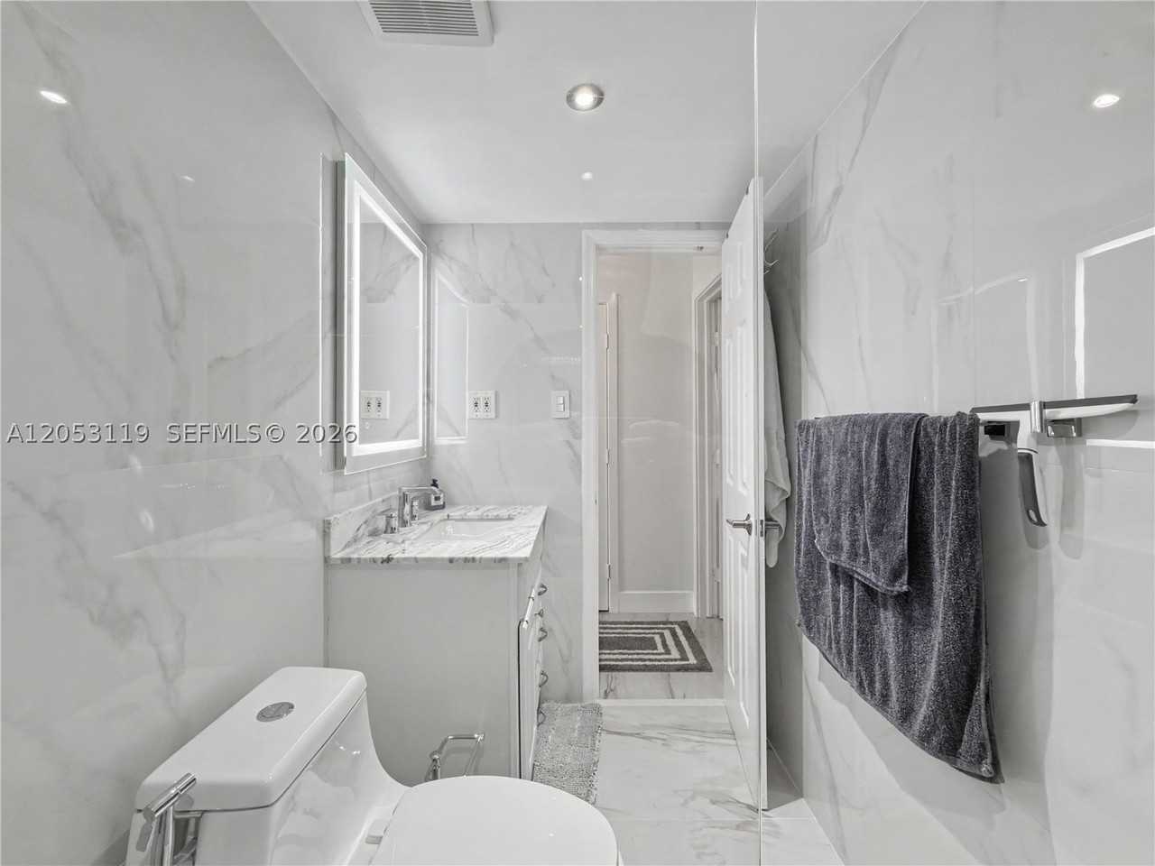 5301 Ocean Ter #7 - Photo 6 of 36