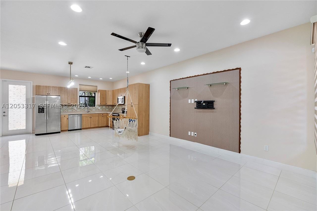 20914 Nw 1st Dr - Photo 6 of 37