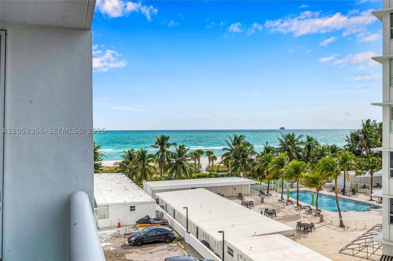 5001 Collins Ave #4E - Photo 3 of 32