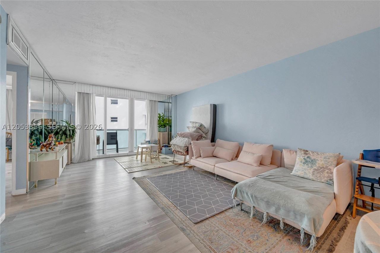 5001 Collins Ave #4E - Photo 7 of 32