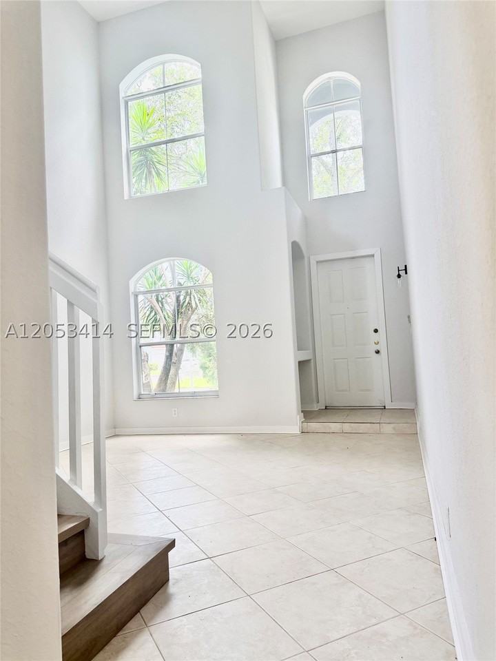 4946 Sw 38th Way #0 - Photo 4 of 42
