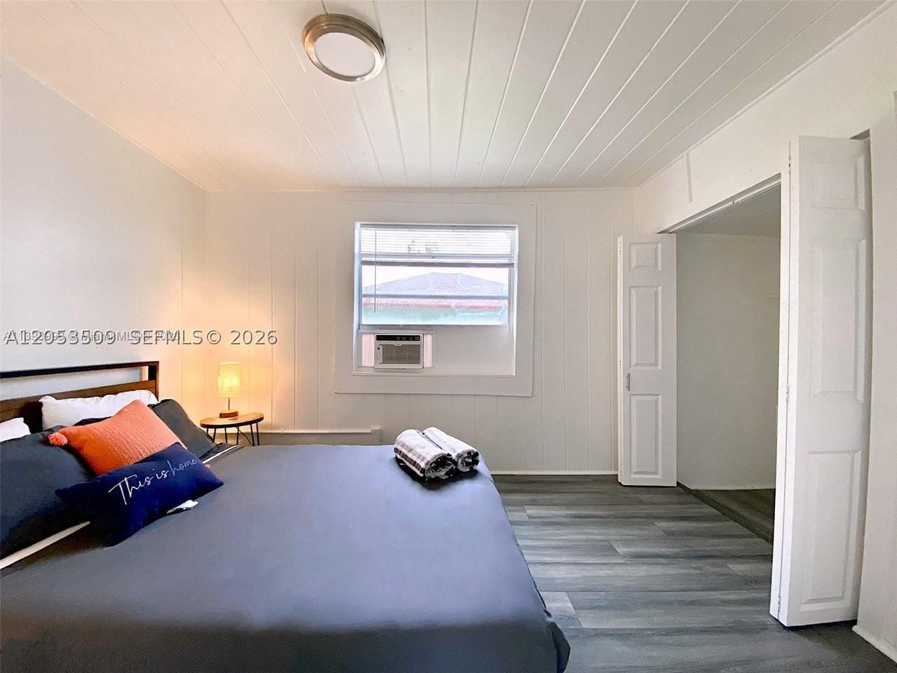 342 Nw 7th Ave - Photo 6 of 16