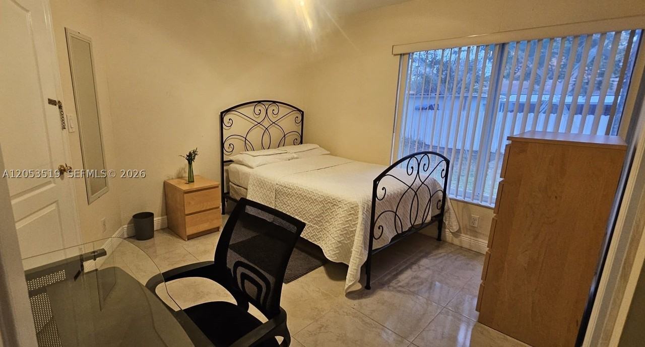6410 Sw 57th Ct - Photo 4 of 12