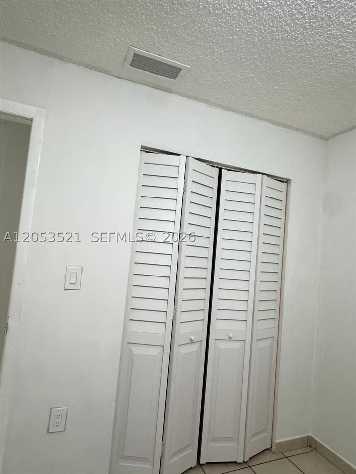 1944 Sw 6th St #6 - Photo 5 of 11
