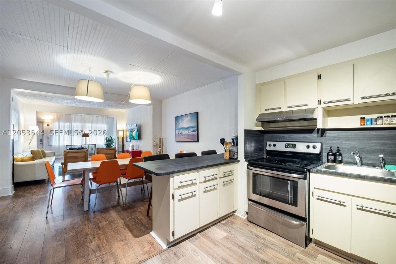 3629 Sw 12th St #A - Photo 6 of 31