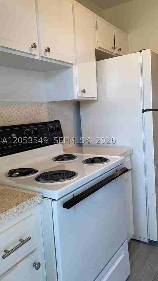 2300 Pierce St #4 - Photo 2 of 13