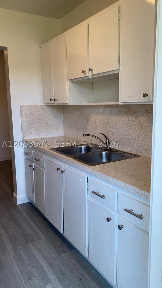 2300 Pierce St #4 - Photo 7 of 13