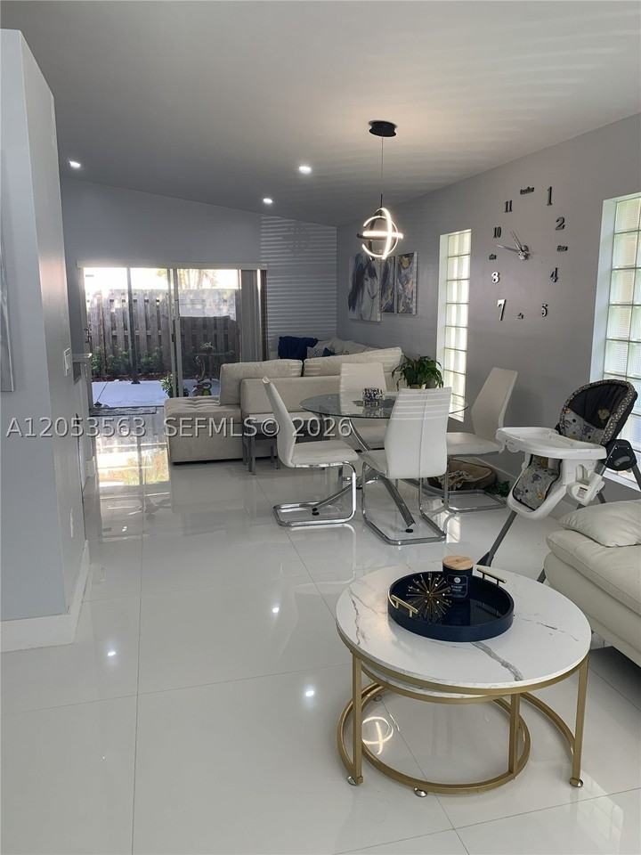 9720 Sw 164th Ave - Photo 3 of 29