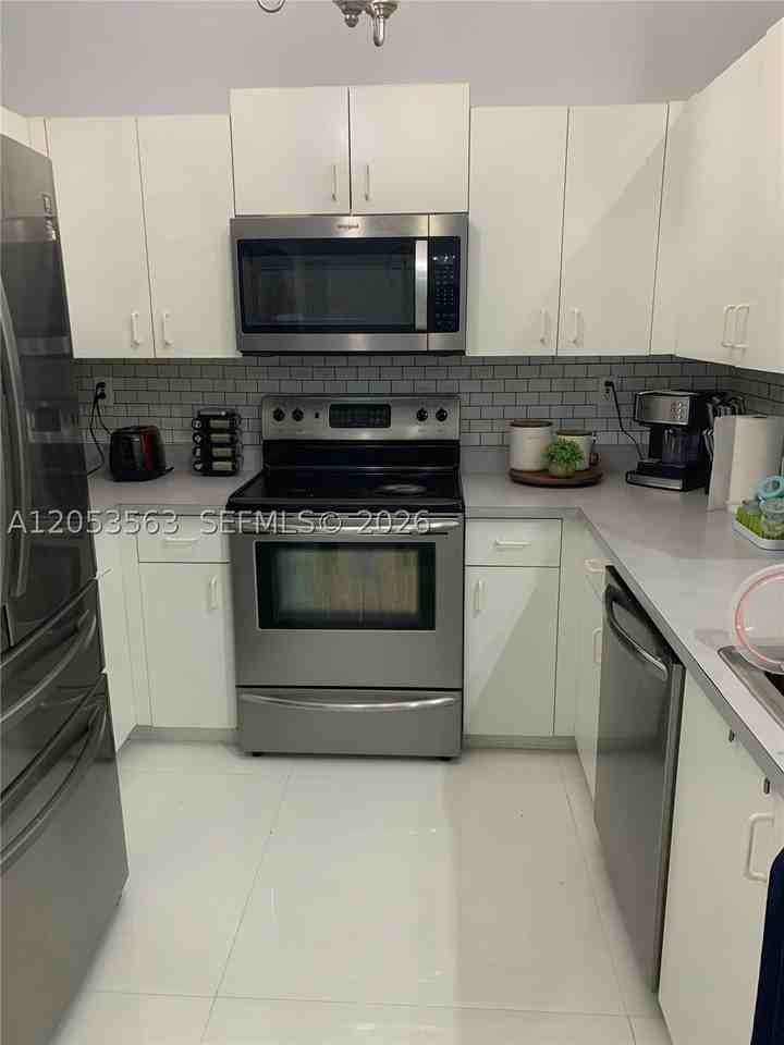 9720 Sw 164th Ave - Photo 7 of 29