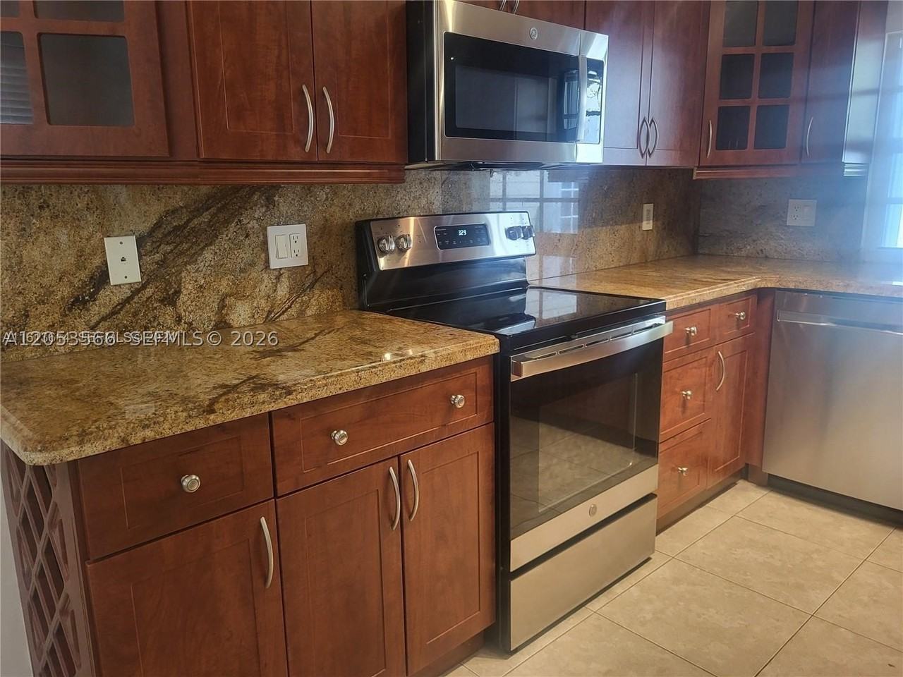14419 Sw 142nd Ct - Photo 7 of 17