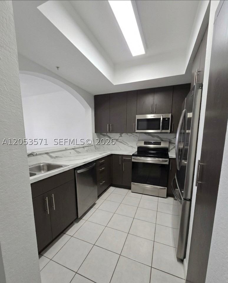 8936 W Flagler St #204 - Photo 3 of 24
