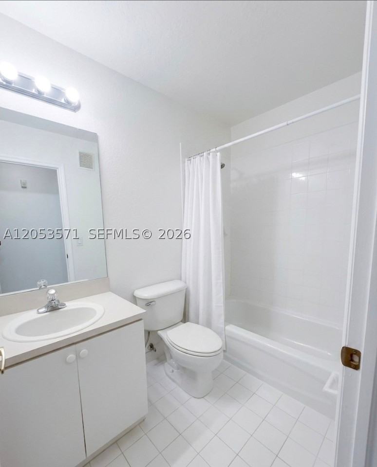 8936 W Flagler St #204 - Photo 7 of 24