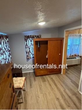 209 S Royal St #1 - Photo 6 of 8