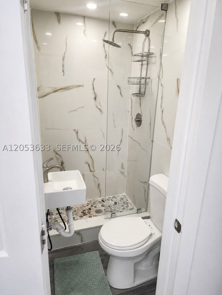 2323 Taft St #2 - Photo 3 of 5