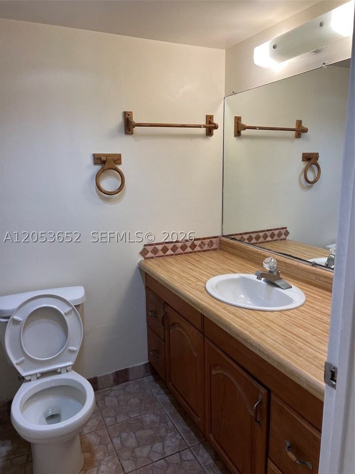 331 S J St #4 - Photo 7 of 12