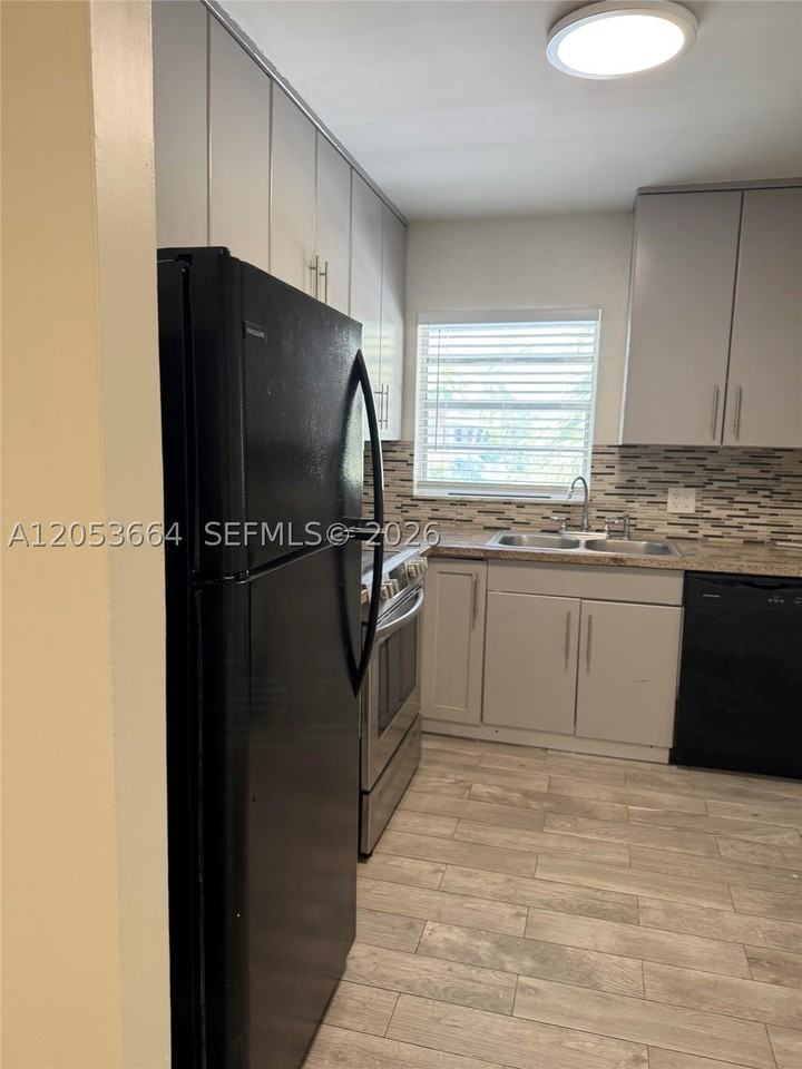2061 Nw 81st Ave #622 - Photo 2 of 8
