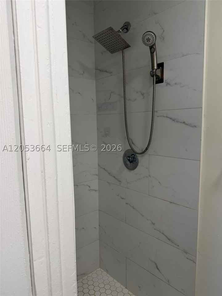 2061 Nw 81st Ave #622 - Photo 4 of 8