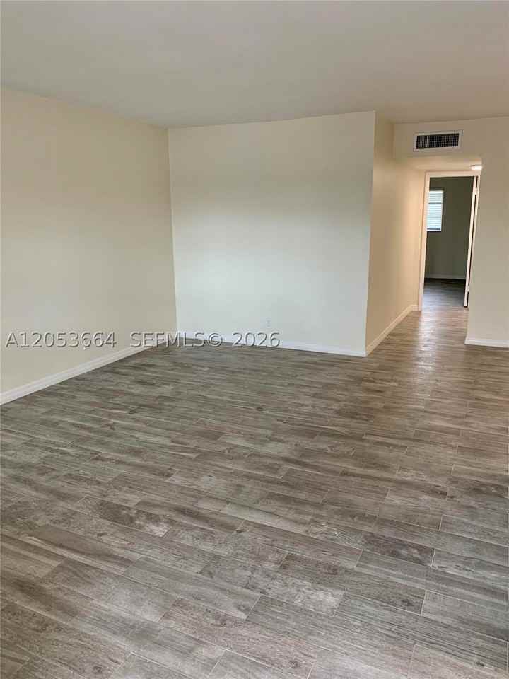 2061 Nw 81st Ave #622 - Photo 5 of 8