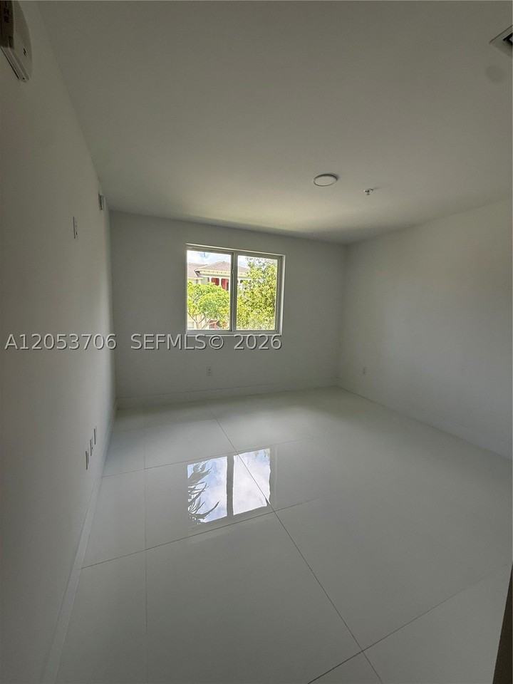 10950 Nw 82nd St #422 - Photo 7 of 10