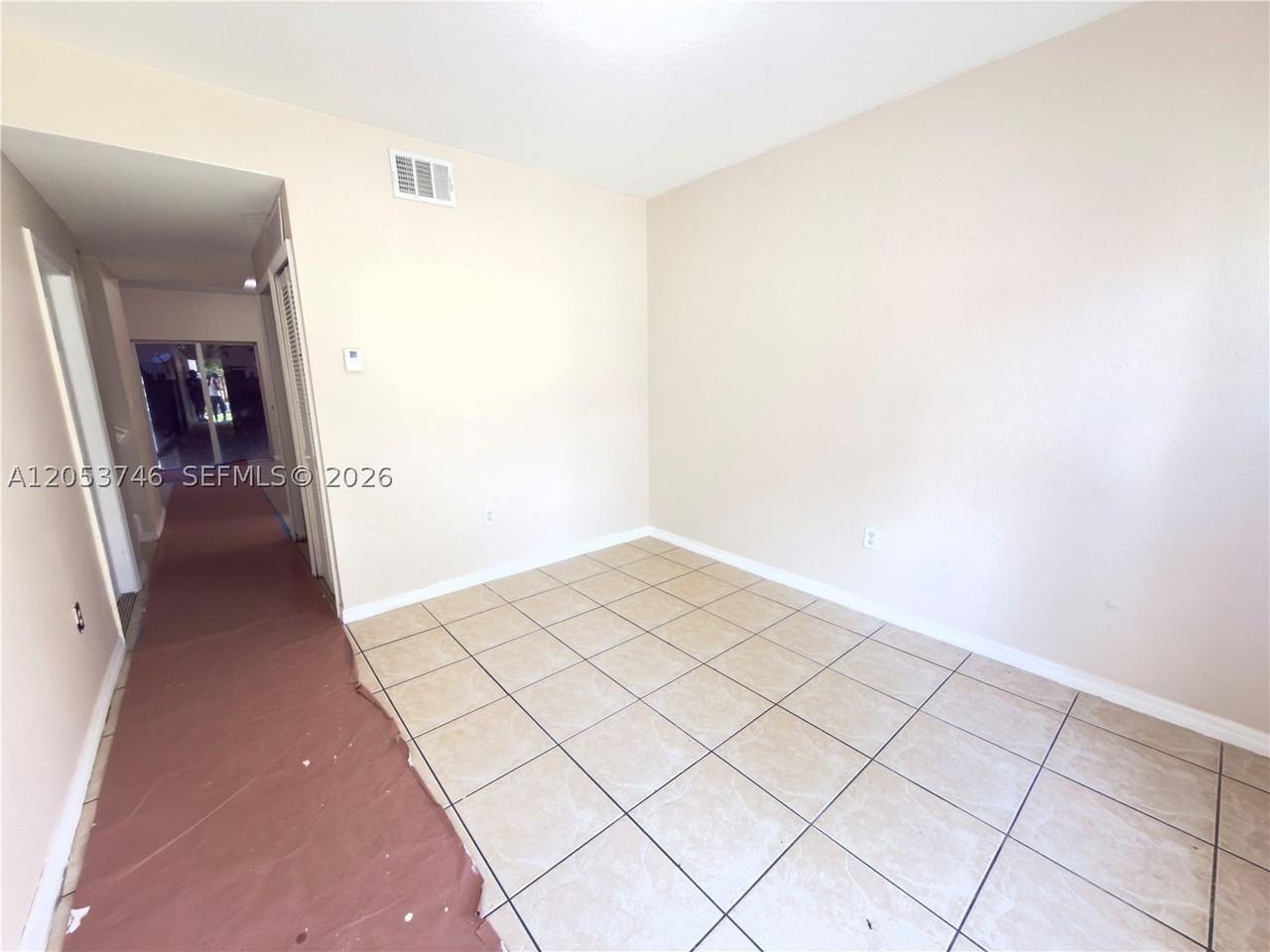 646 Sw 7th Ter - Photo 5 of 16