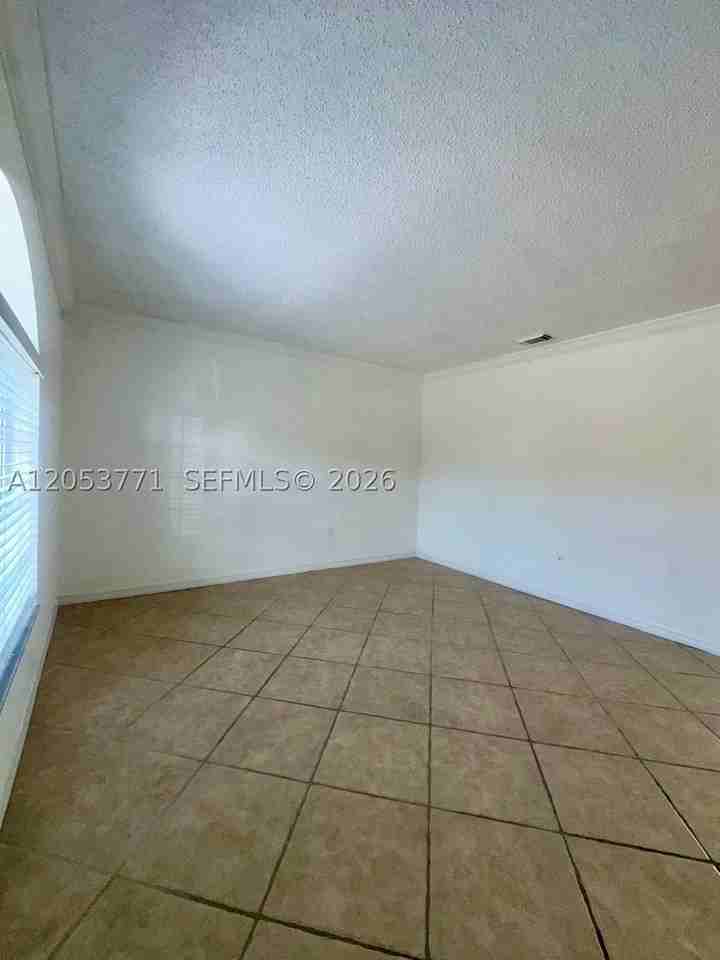 15334 Sw 36th Ter #15334 - Photo 2 of 20
