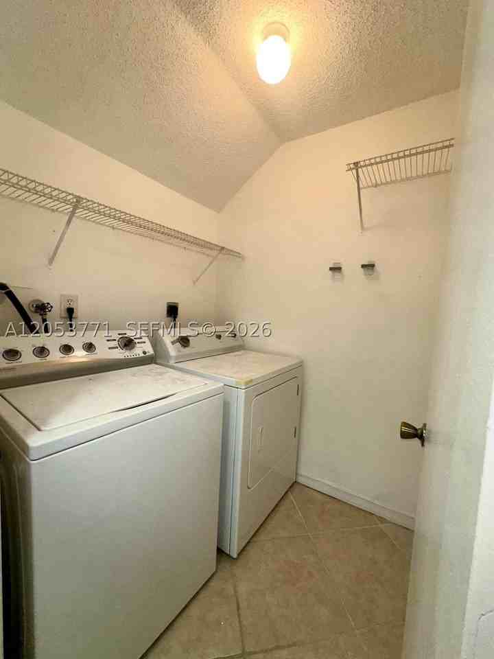 15334 Sw 36th Ter #15334 - Photo 7 of 20