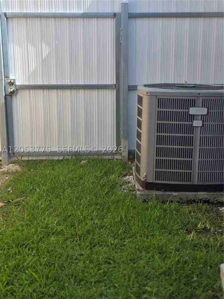 8830 Nw 150th St - Photo 5 of 7