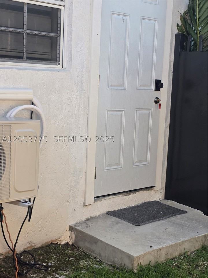 8830 Nw 150th St - Photo 6 of 7