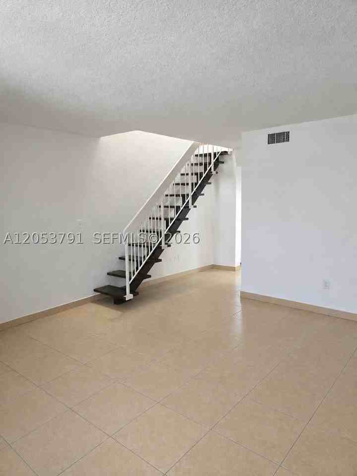 1705 W 58th St #B27 - Photo 4 of 23