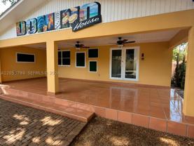 985 Sw 10th St #3 - Photo 1 of 1