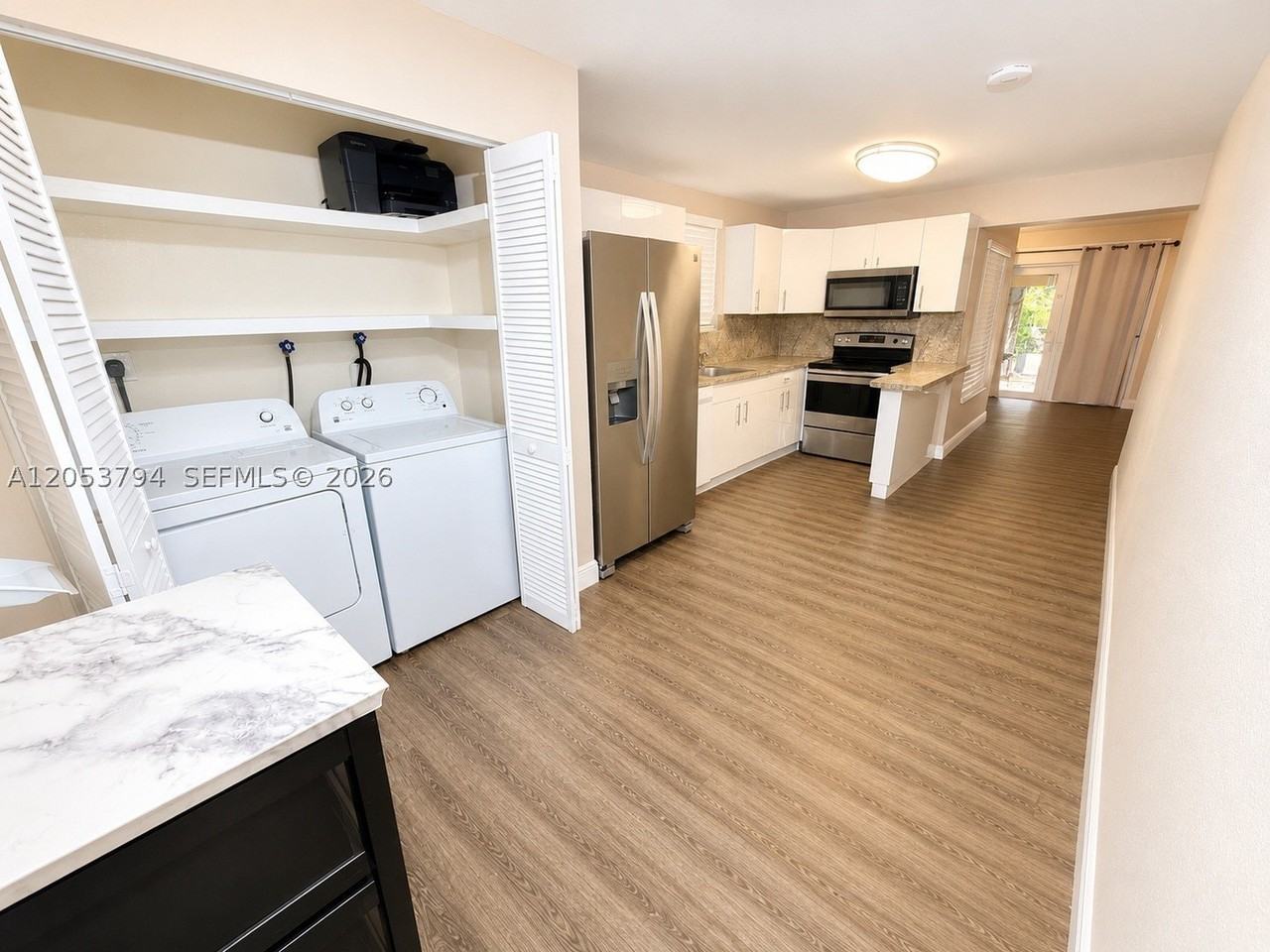 985 Sw 10th St #3 - Photo 4 of 9