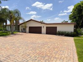 featured image of 10950 Sw 40th Ct